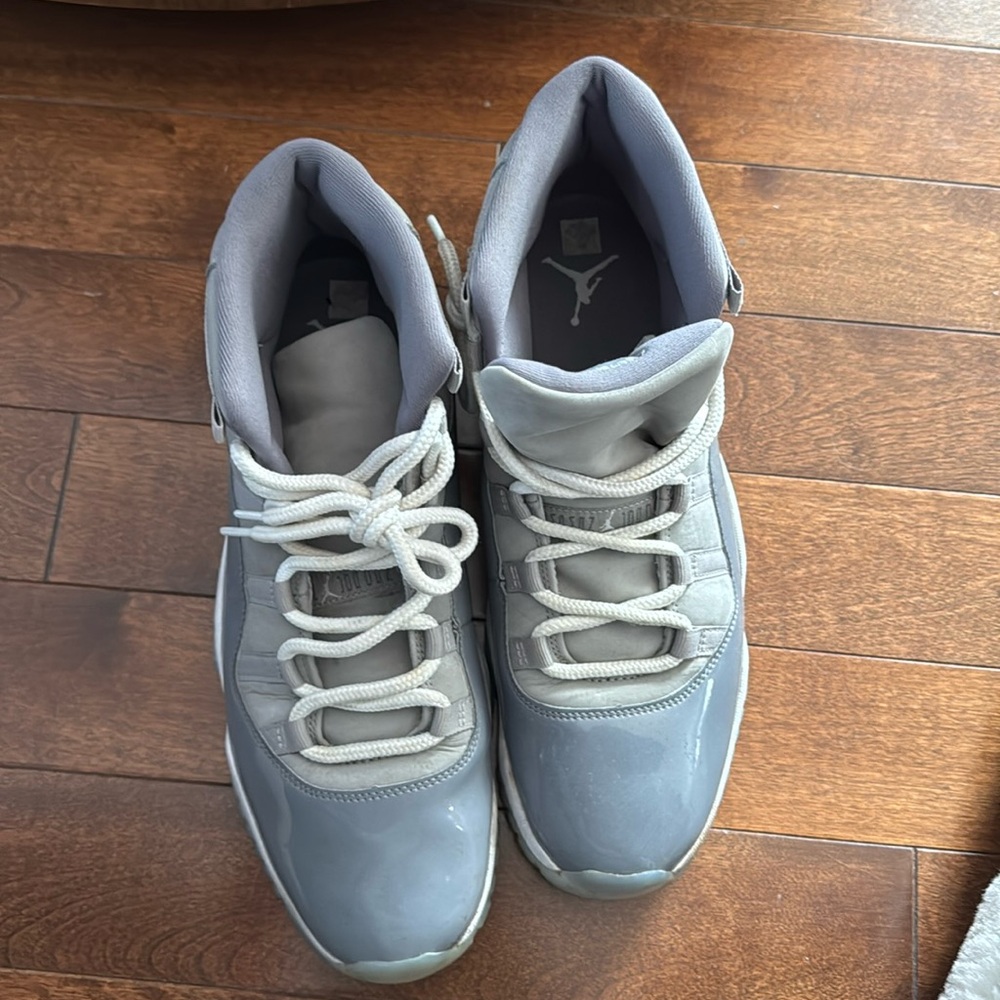 Cool grey Jordans 11 Retro
